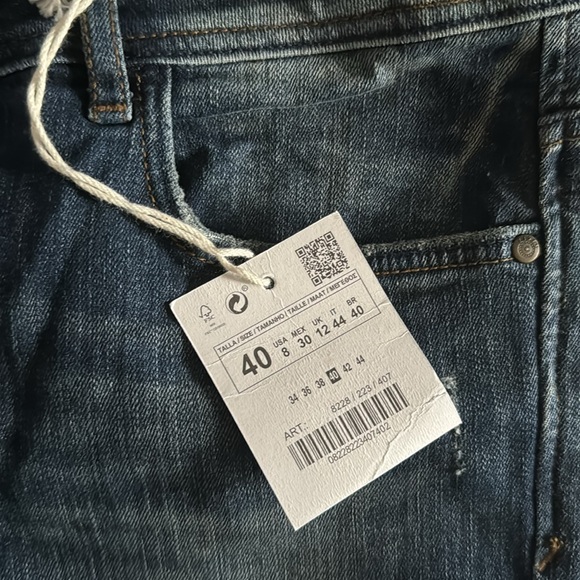 NWT* Zara 7/8 Jeans - Picture 2 of 6